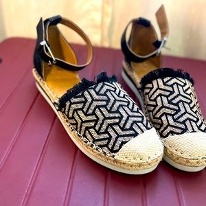 Black and Tan ankle strap sandals -9 1/2